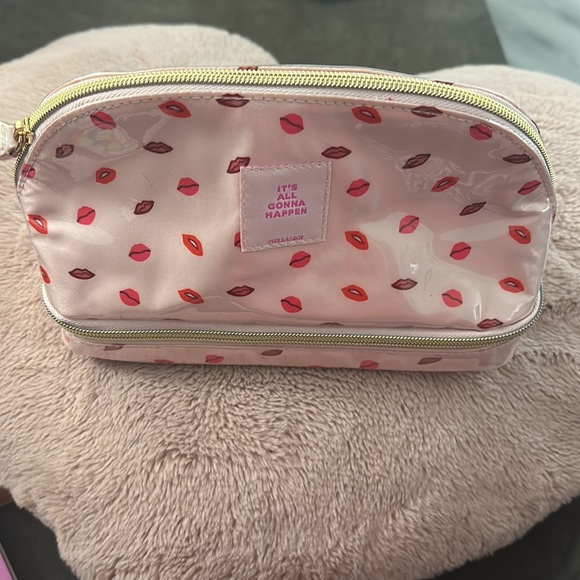 Stella & Dot Lips Make up Case - Picture 6 of 6